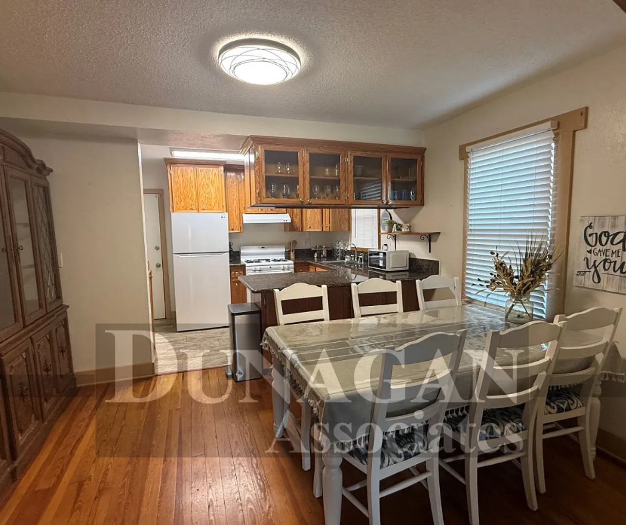 2 bed, 1 bath Fully Furnished, water paid, may allow pets upon approval. — Photo 2