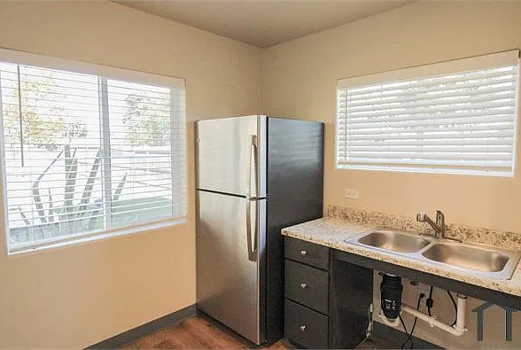 223 N School St #E — Photo 9