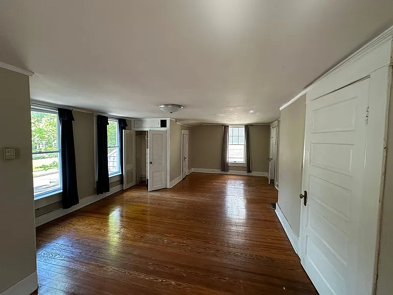 1884 Vinton Ave — Photo 5