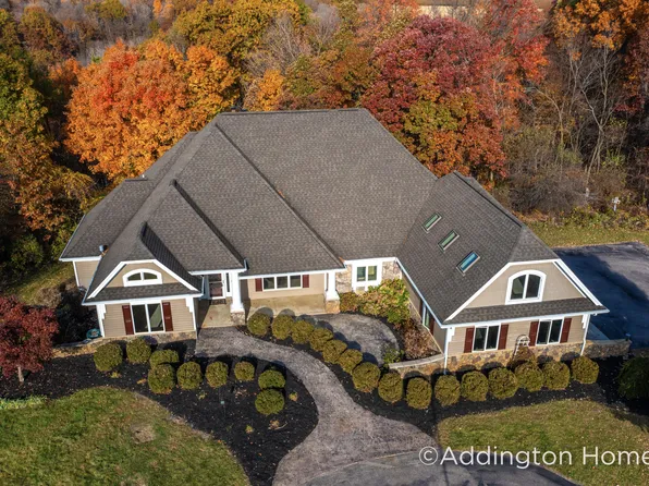 2021 Lincoln Lake Ave NE, Lowell, MI 49331