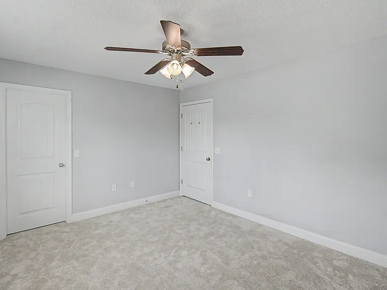 151 Lincoln Way NE — Photo 25