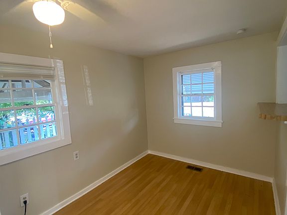5th image of 2827 N Walnut St