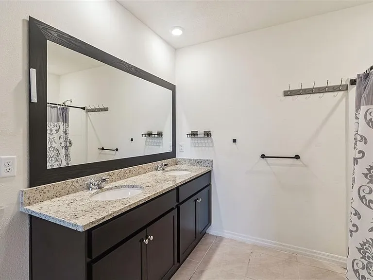544 Park Place Blvd — Photo 18