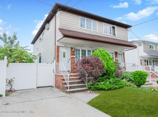 163 Keegans Ln, Staten Island, NY 10308
