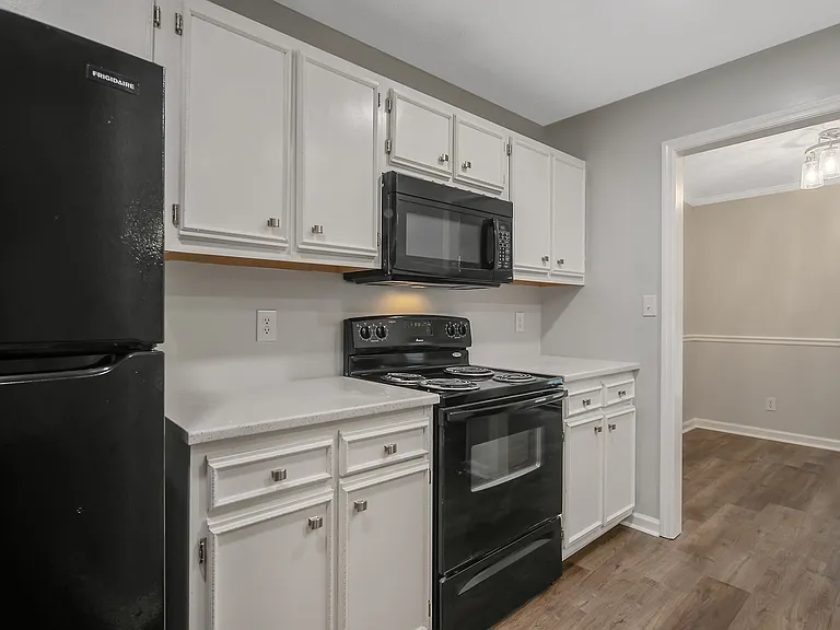 295 Warton Ln #7 — Photo 3