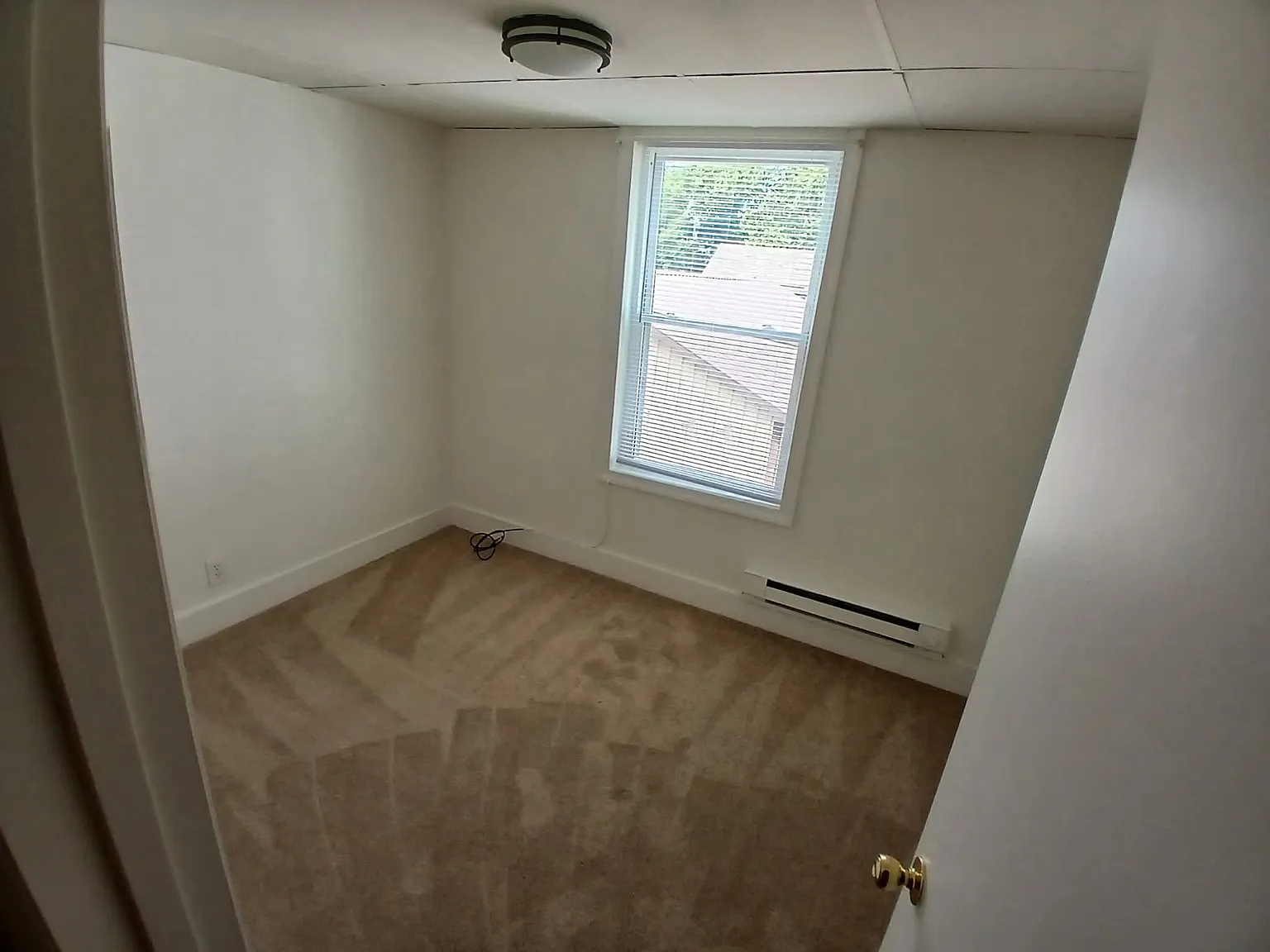 3 bed, 2620 sqft, $1,000 — Photo 4