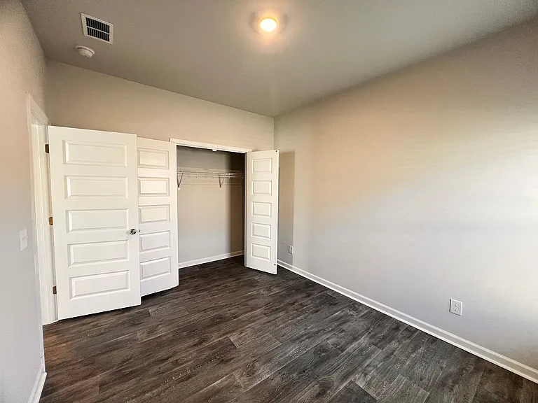 104 Dogwood Ln — Photo 8