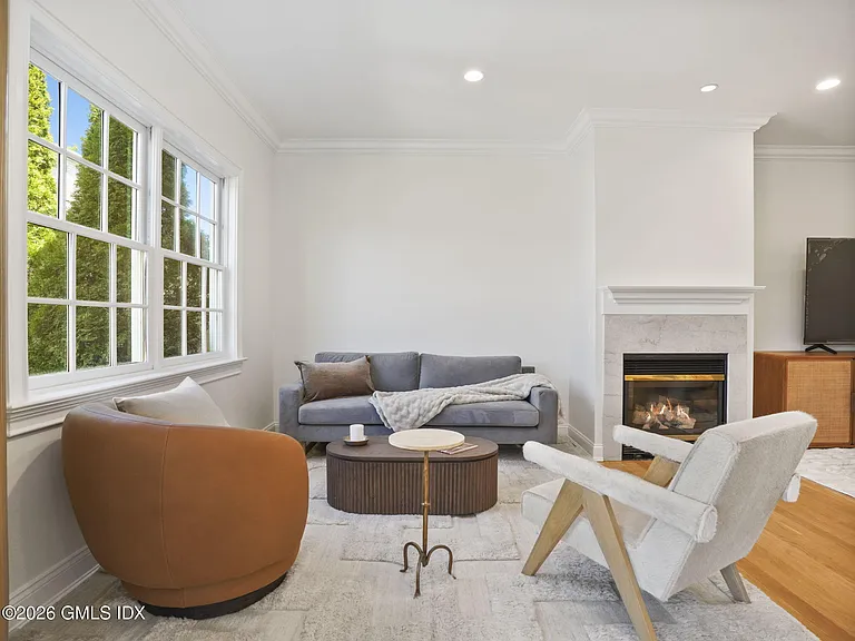 147 Holly Hill Ln #9 — Photo 6