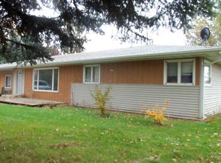 411 Garfield Ave, Carpio, ND 58725