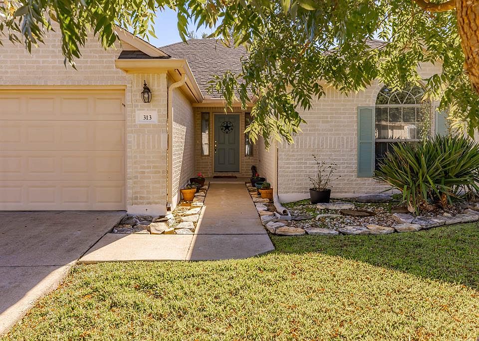 1st image of 313 Chase Oaks Pl