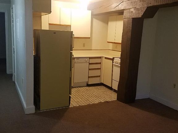 3rd image of 409 W Race St APT 1