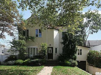233 Frankel Blvd, Merrick, NY, 11566