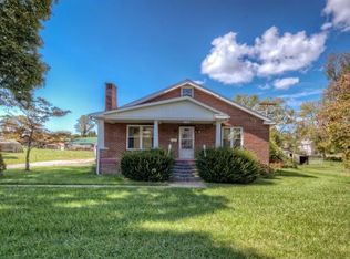 116 Maple St, Glade Spring, VA 24340