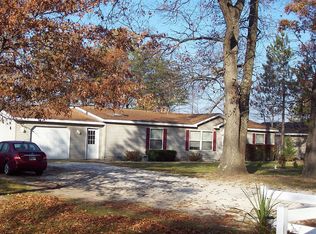 2033 N Chippewa Dr, Winamac, IN 46996