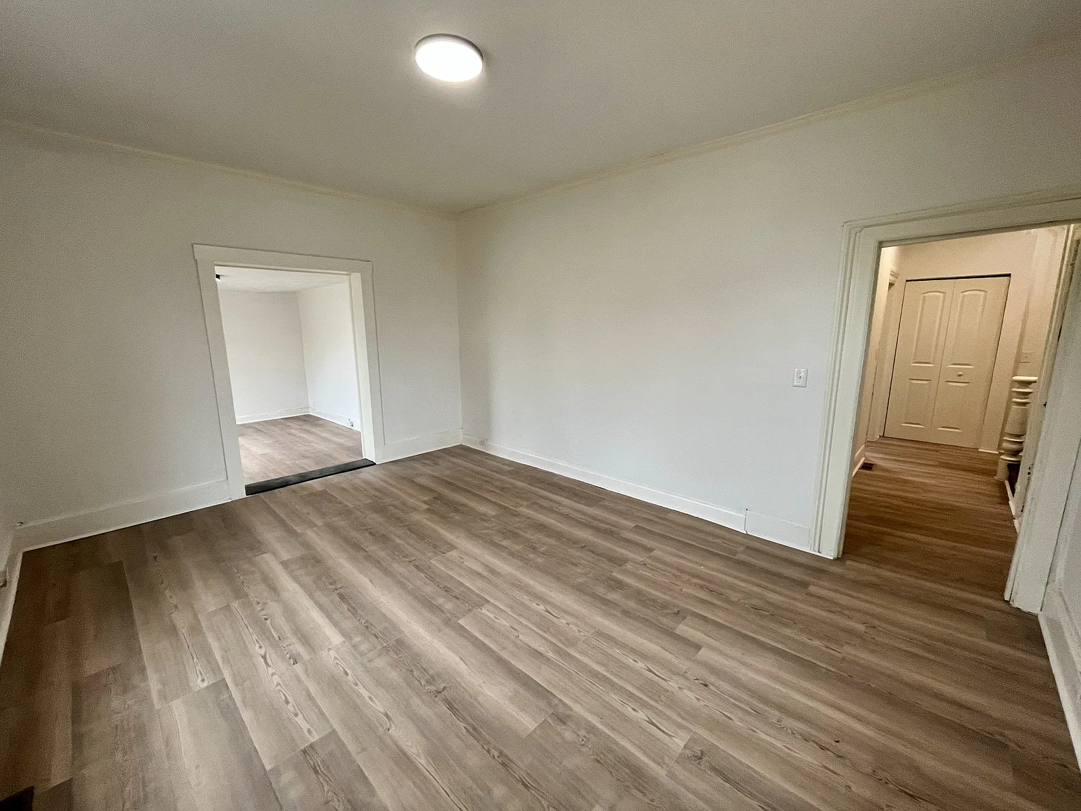 3 bed, 2194 sqft, $2,100 — Photo 4