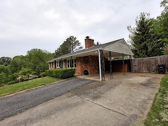 3rd image of 1202 Ashbourne Dr