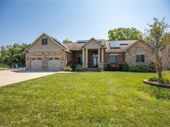 407 Santa Barbara Dr, Effingham, IL 62401