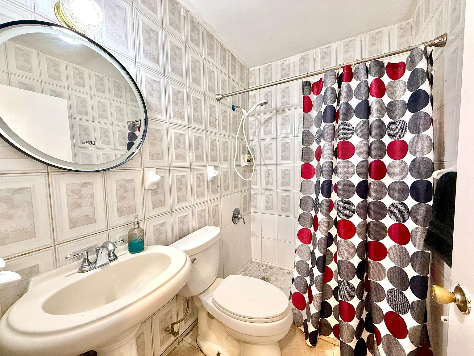 2 bed, 2000 sqft, $2,600 — Photo 3