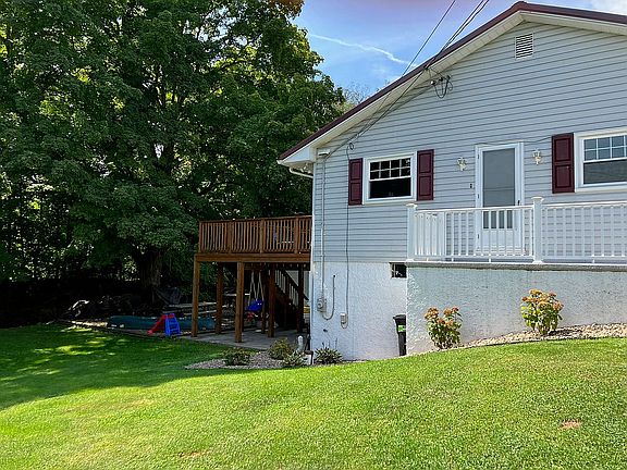5th image of 71 Brethren Ln