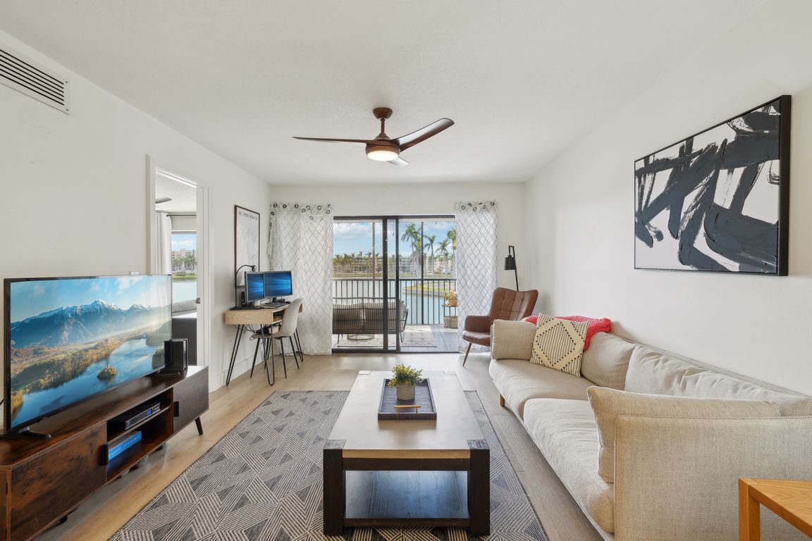 Bahia Del Mar Blvd S 210-005