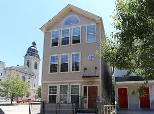 1059 W Fry St #E04P, Chicago, IL 60642