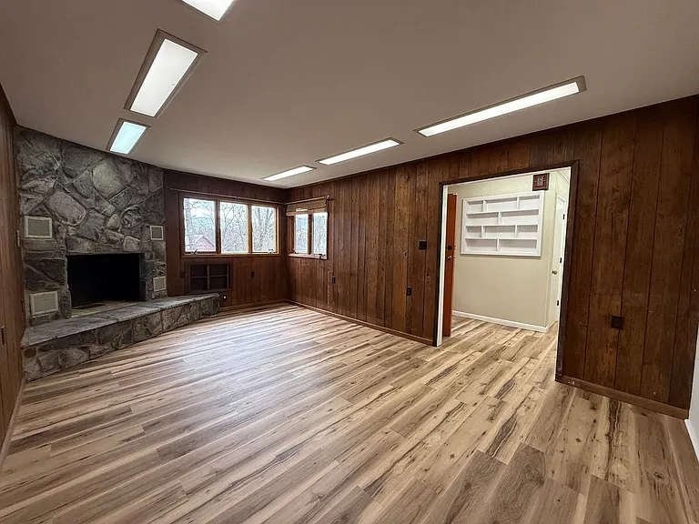 245 Meadowbrook Rd — Photo 3