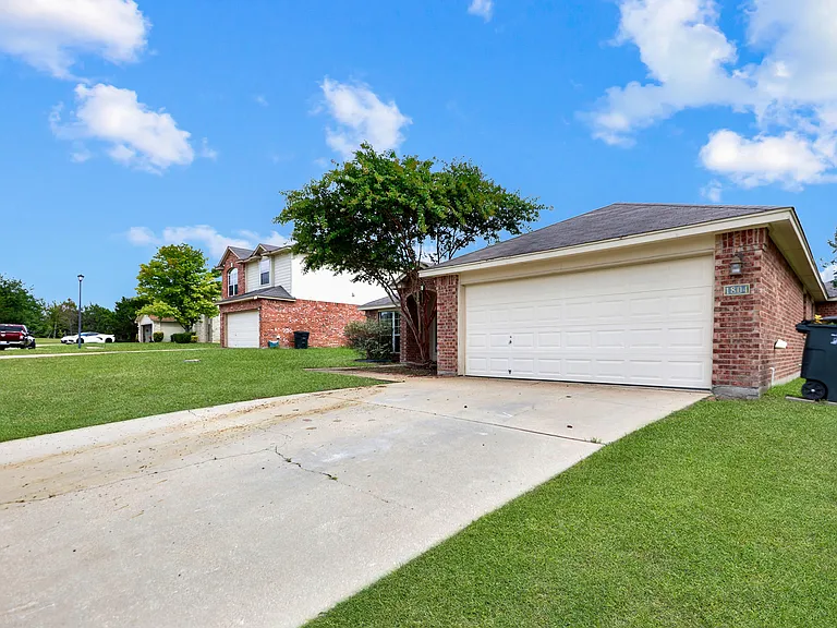 1804 Lobrecht Ct — Photo 2