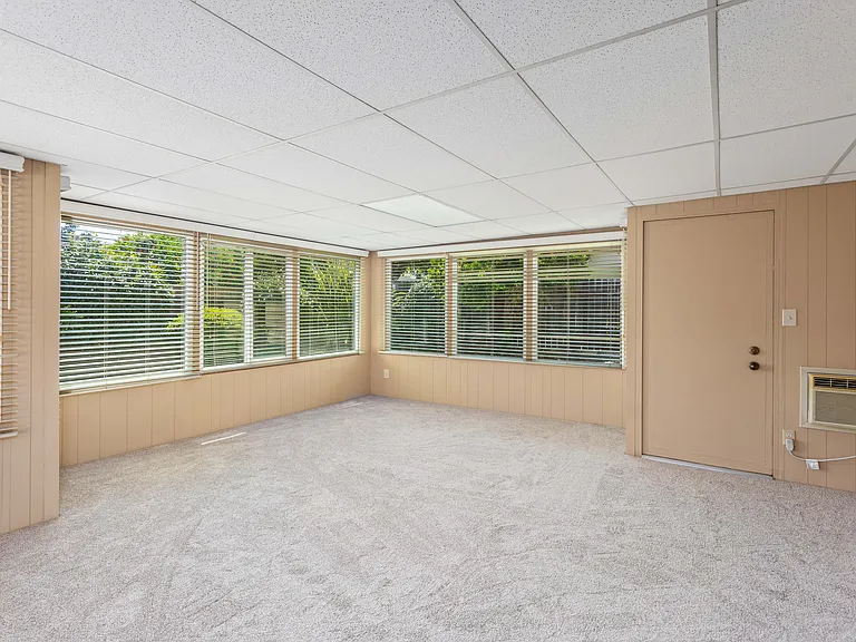 6221 Marlborough Dr — Photo 10