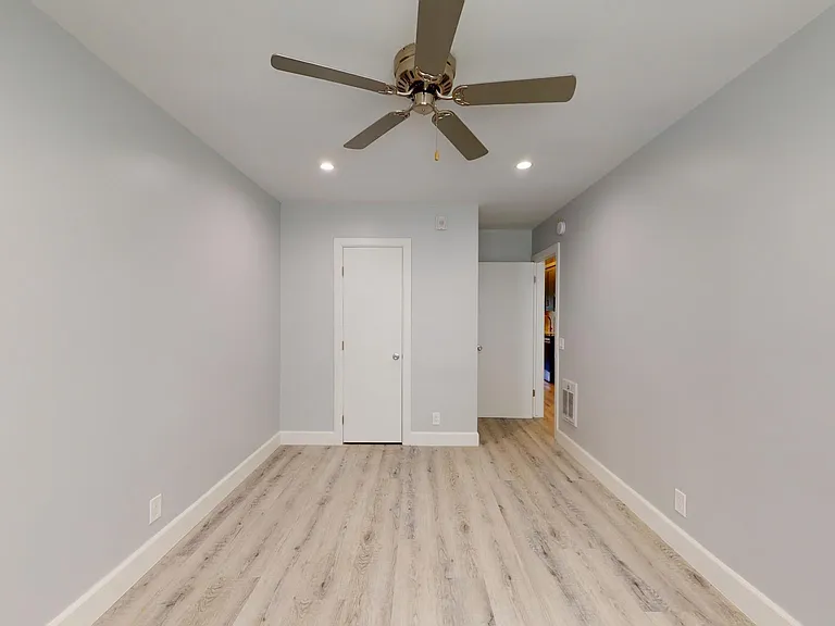 730 S Serrano Ave — Photo 38