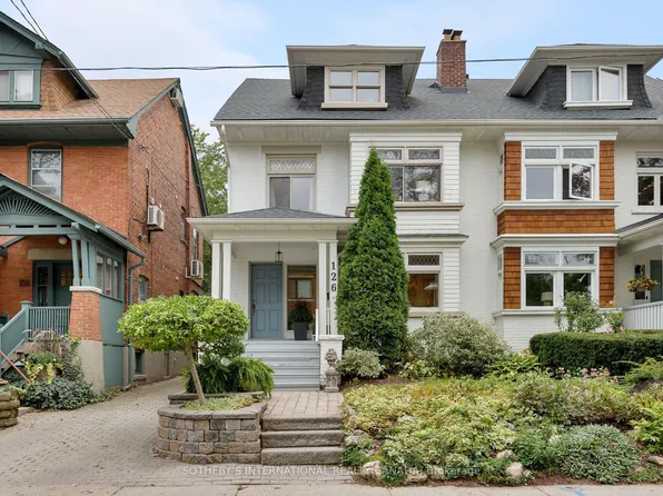 126 Hilton Ave, Toronto, ON M5R 3E7