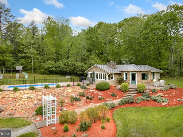 2236 S Pifer Rd, Star Tannery, VA 22654
