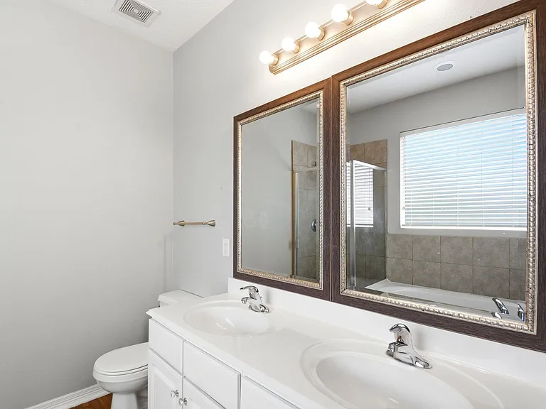 930 Sterling Creek Cir — Photo 32