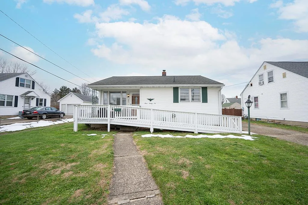 396 Stacey Rd photo 1