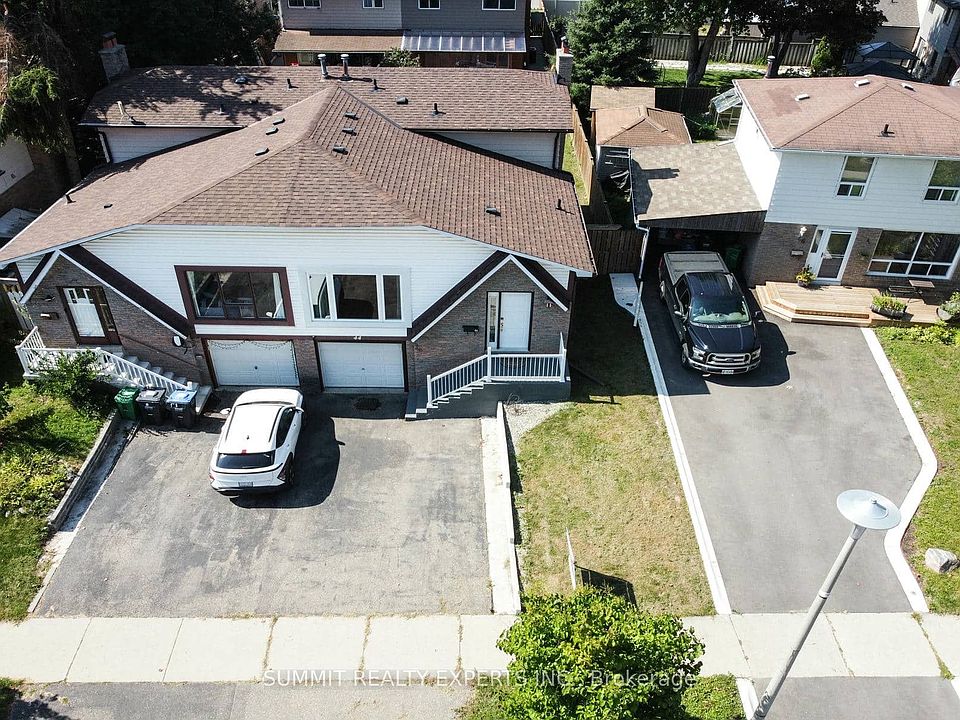 1st image of 44 Nancy McCredie Dr