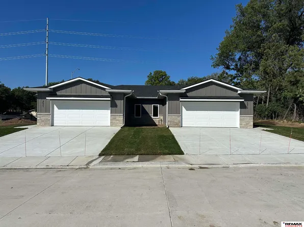 4519 S 57th St, Lincoln, NE 68516