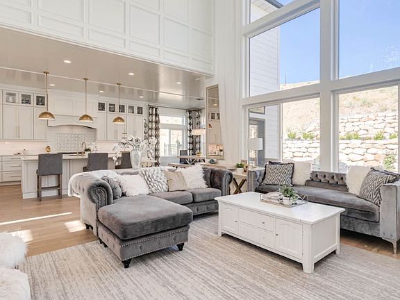 3rd image of 4890 N Vialetto Way