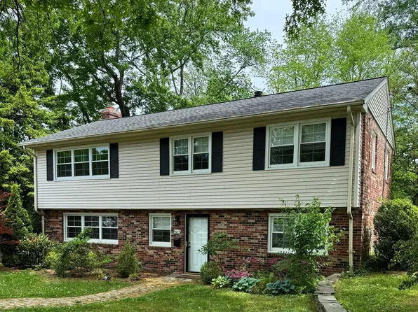 4217 University Dr, Fairfax, VA 22030