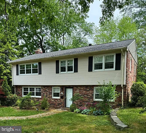 4217 University Dr Photo 1