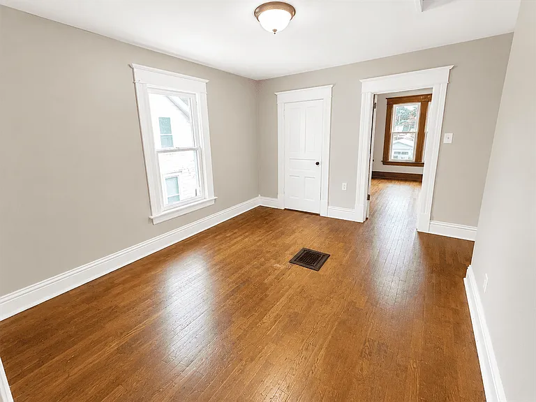 413 E Maple Ave #2 — Photo 5