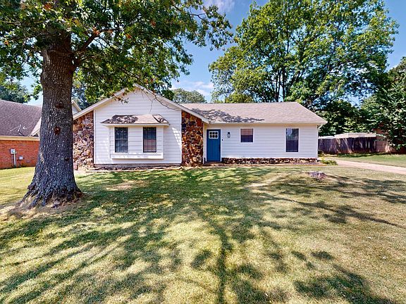 2nd image of 7248 English Oak Dr