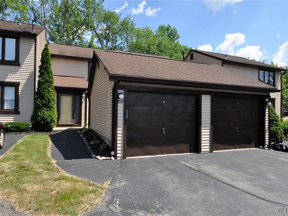 1st image of 953 Charlesgate Cir