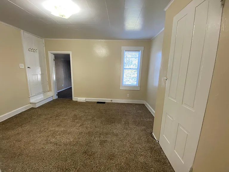 159 E Penn St #HOUSE — Photo 17