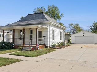 937 8th St, Marion, IA 52302