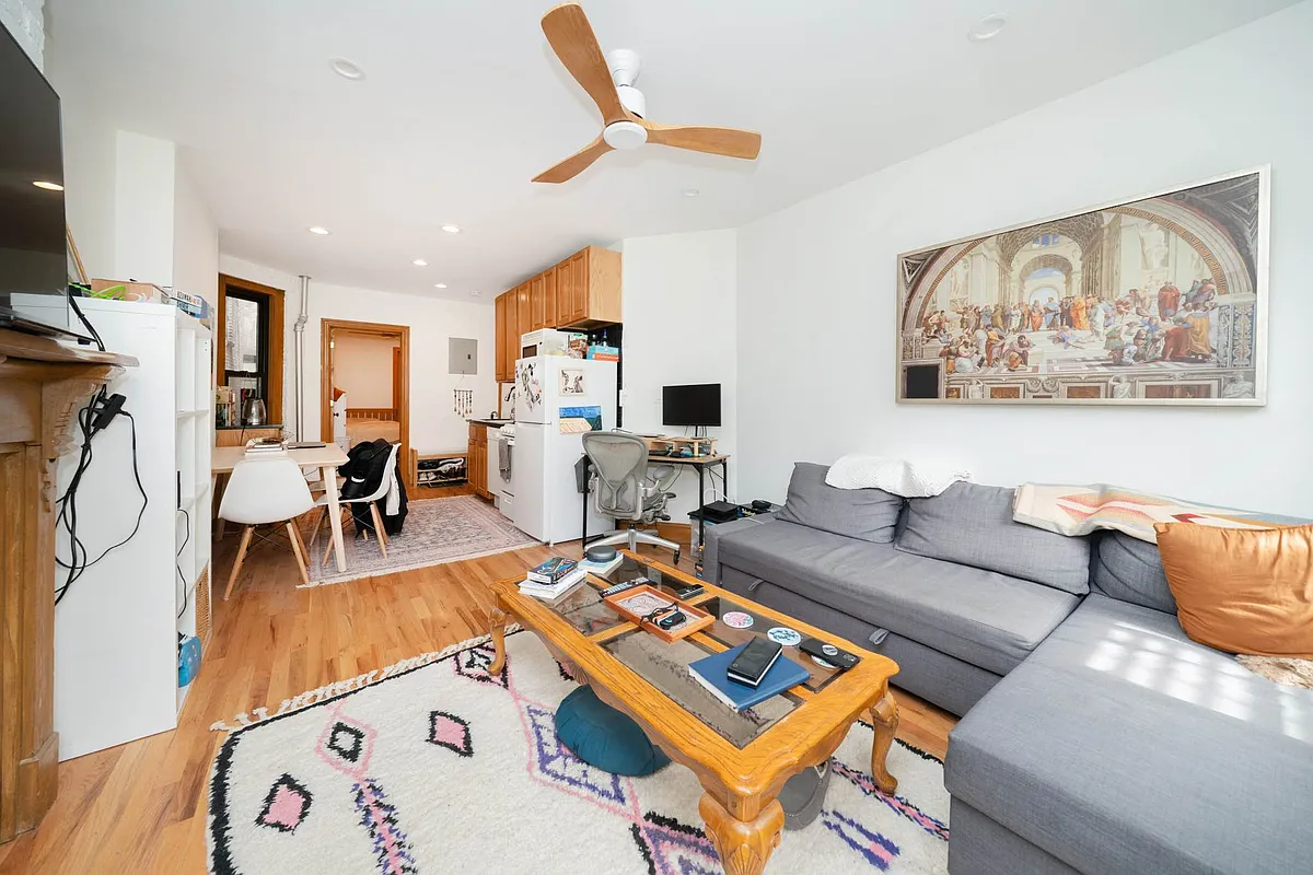 Building Photo - 423 E 81st St #3FW