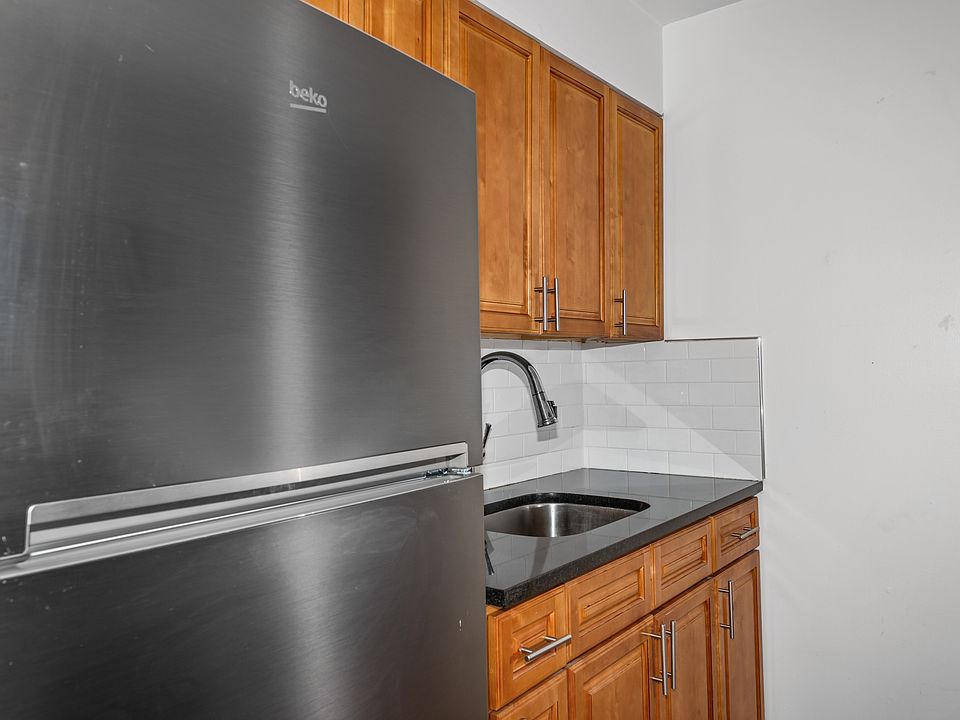 1st image of 260 West St #2B-1Ba-700Sqft