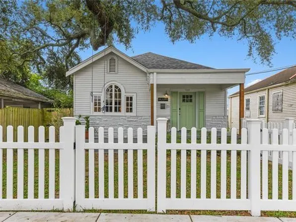 9118 Apple St, New Orleans, LA 70118