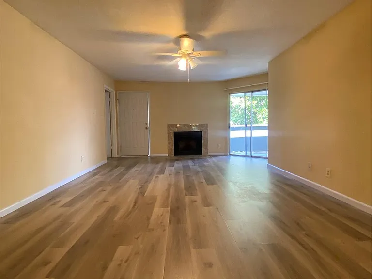 9700 Leawood Blvd #212 — Photo 4