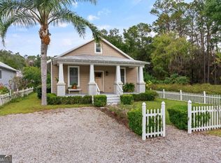 300 2nd St E #B, Darien, GA 31305