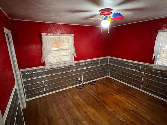 4th image of 2501 Louisville Ave
