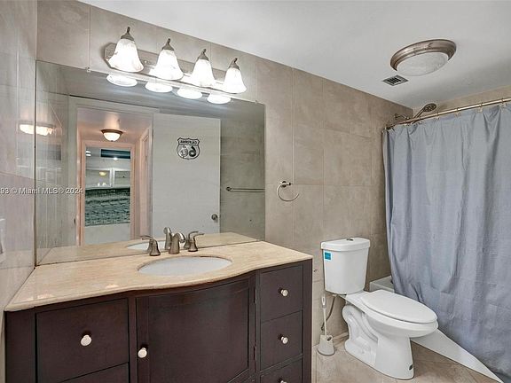 5th image of 1351 NE Miami Gardens Dr APT 1713E